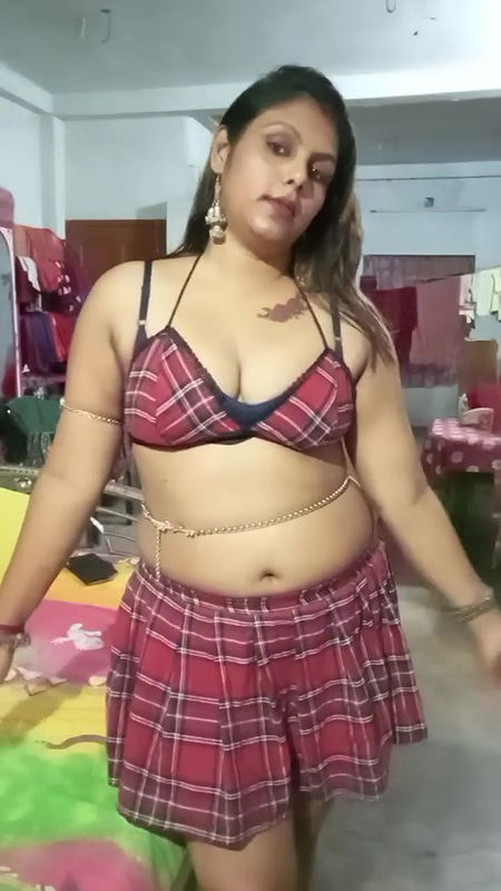 Youtuber Madumitha mandal 17