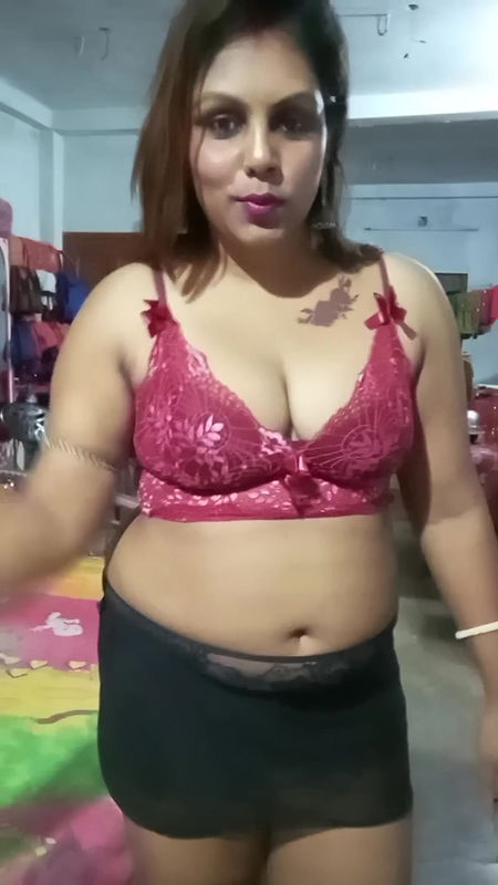 Youtuber Madumitha mandal 19
