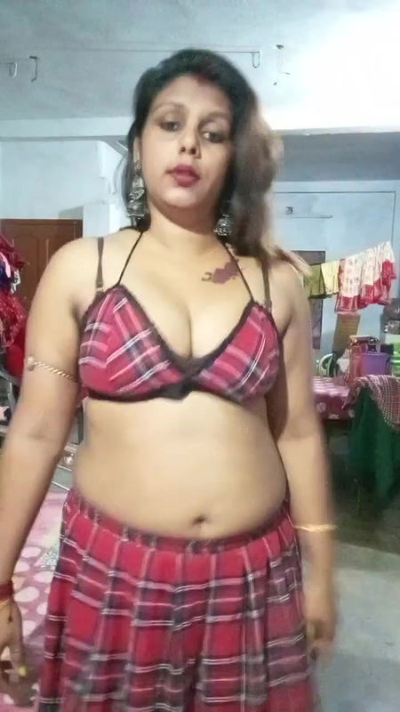 Youtuber Madumitha mandal 28