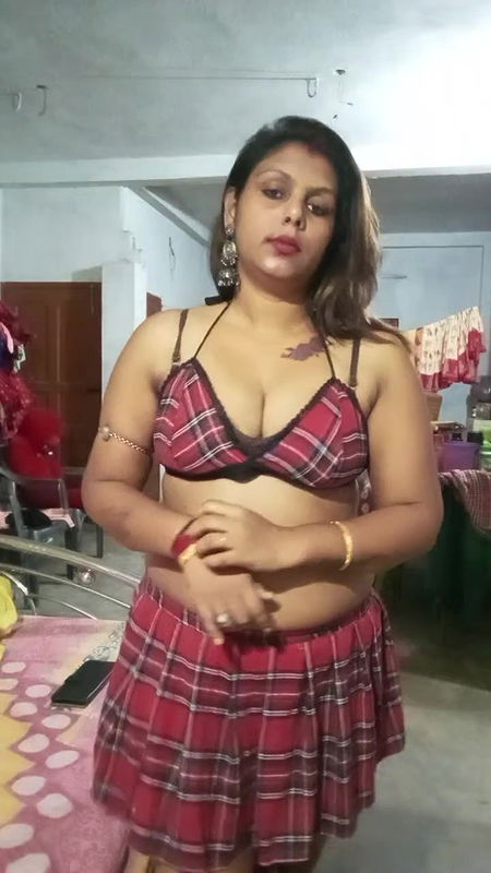 Youtuber Madumitha mandal 28