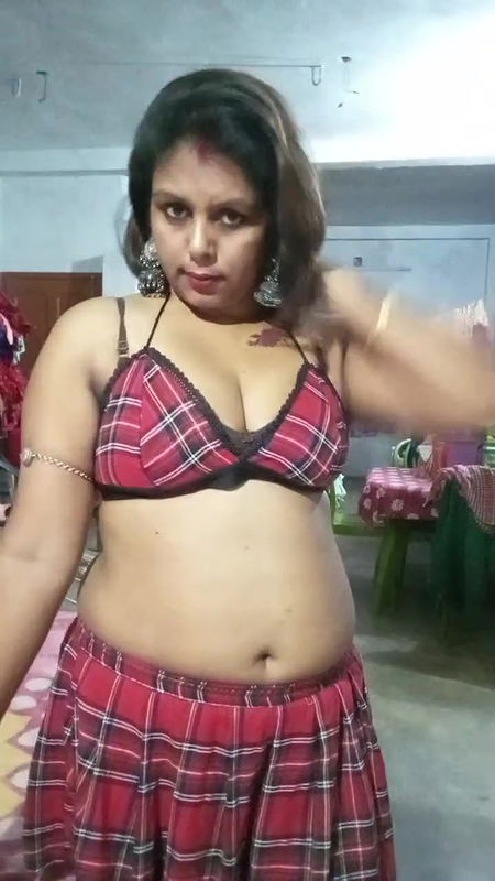 Youtuber Madumitha mandal 28