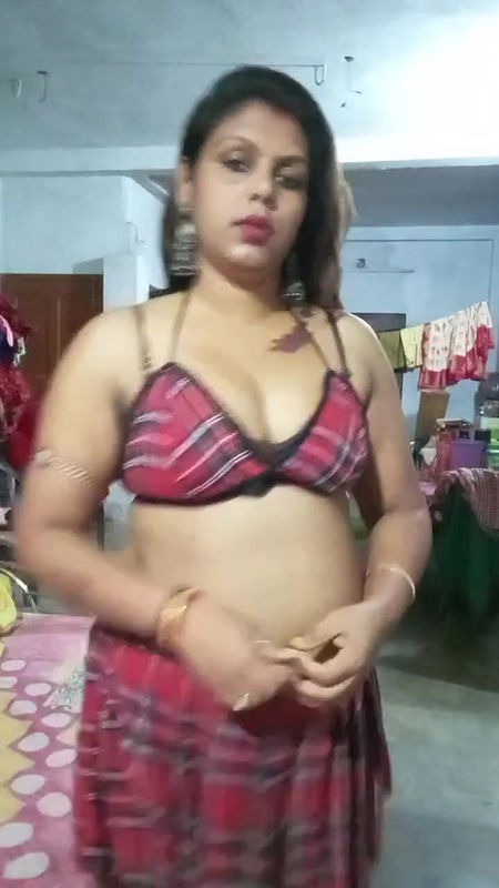 Youtuber Madumitha mandal 28