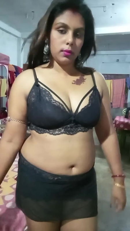 Youtuber Madumitha mandal 29