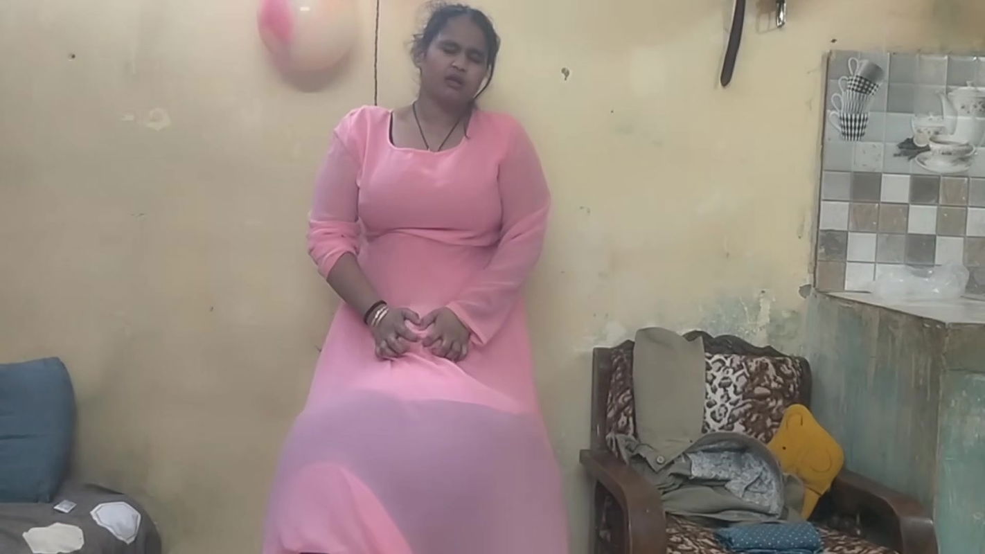 Sexy Indian Chubby Bhabhi in See-through Pink Gown – Massive Ass & Curvy Body Reveal