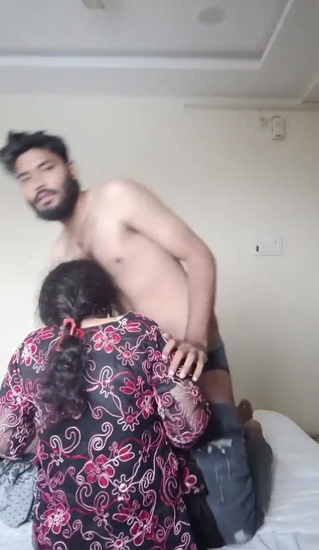 Indian Desi Girl Sex with Her College Friend
