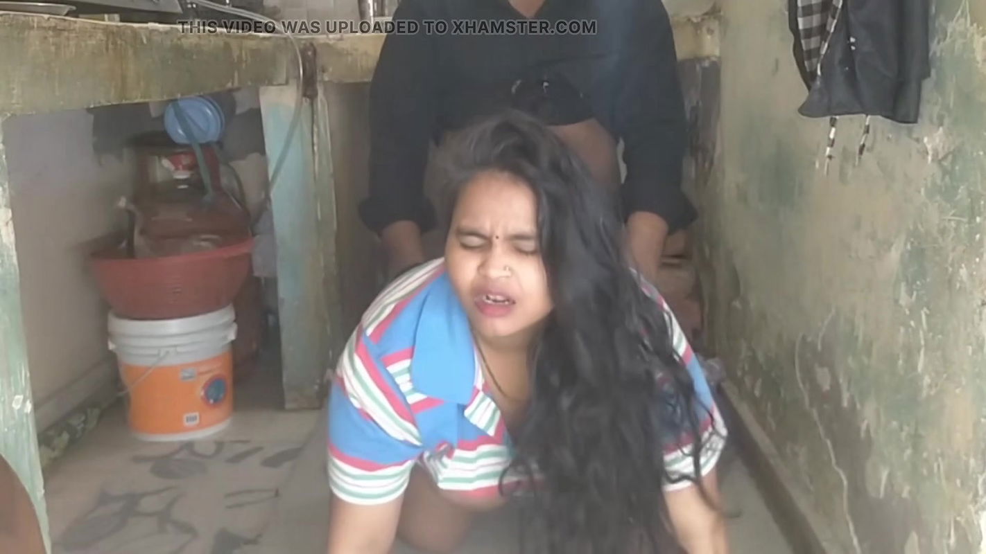 Horny Stepdaughter Couldn’t Oppose Stepdad’s Big Dick While Stepmom Was Shopping!