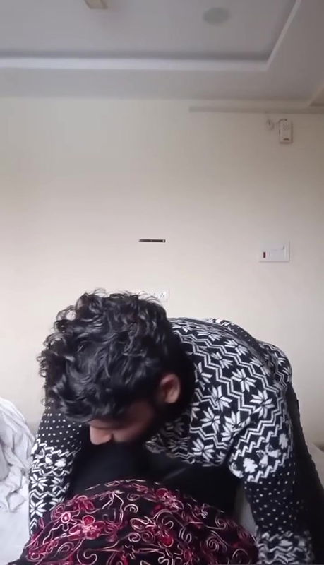 Full Video of a Young Girl She Get Naked and Give Her Phussy to Boyfriend in Hotel Room