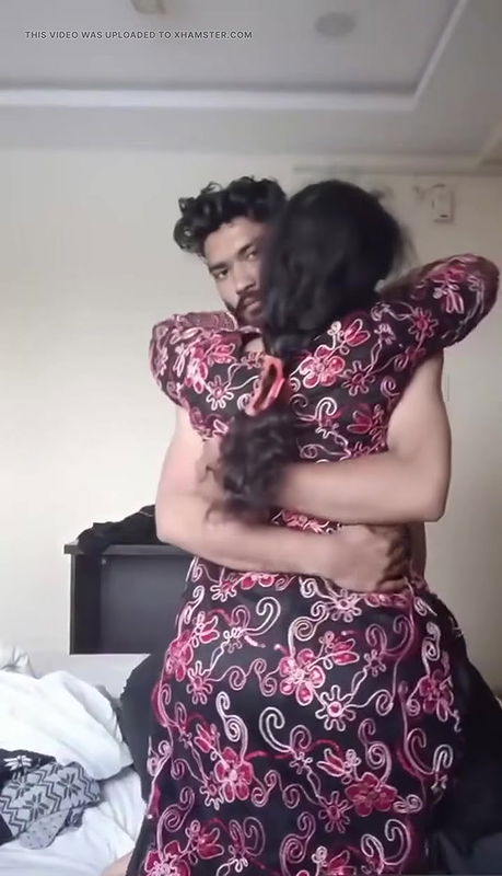 Full Video of a Young Girl She Get Naked and Give Her Phussy to Boyfriend in Hotel Room