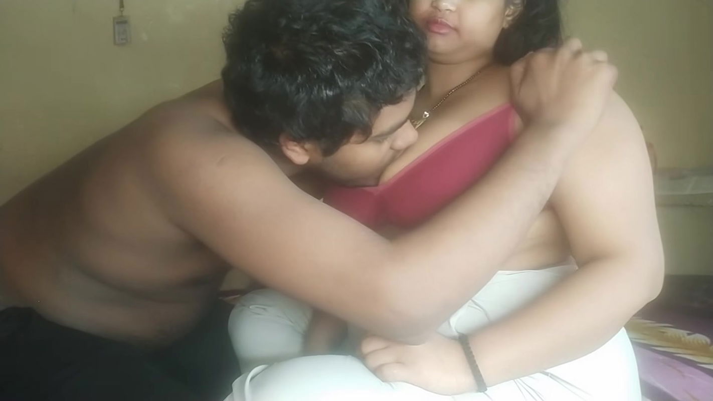 Desi BBW Beauty Posing Naughty on Bed u2013 Exclusive Homemade