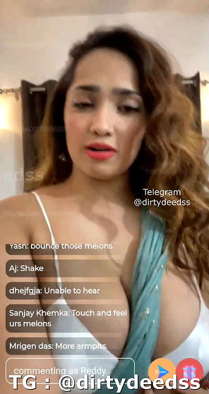 ADITI MISTRY – SAREE LIVE