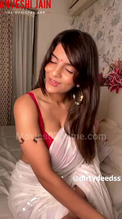 ANVESHI JAIN LIVE IN SAREE 1
