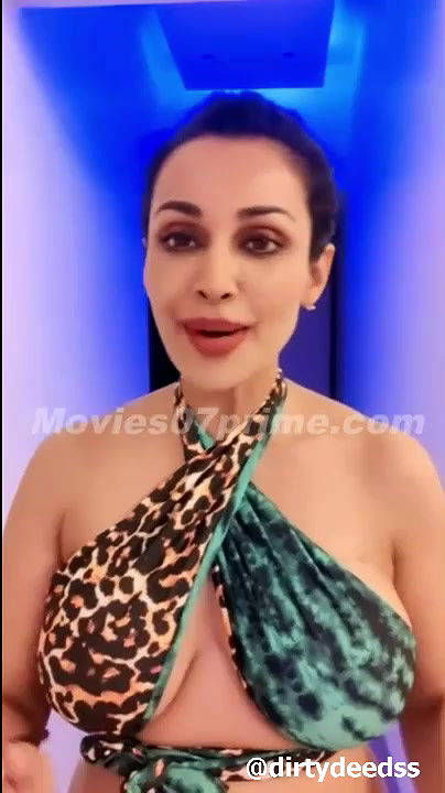 BIKINI NIGHT – FLORA SAINI