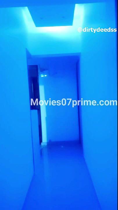 FLORA SAINI – BIKINI LIVE