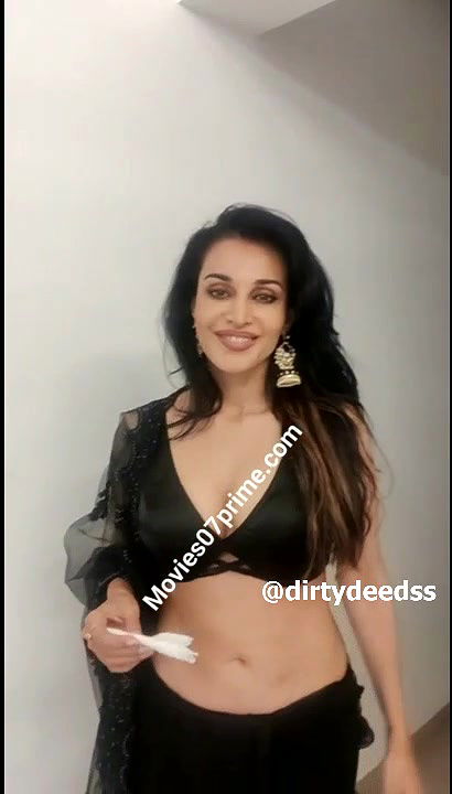 FLORA SAINI – BLOUSE NIGHT