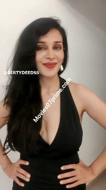 PARTY LIVE – FLORA SAINI