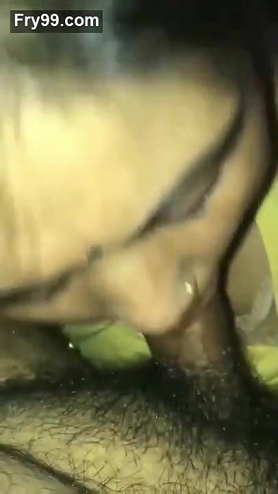 Desi bhabi mast sucking