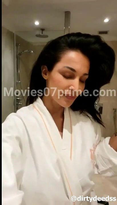 SEXY SATURDAY IN A SHOWER – FLORA SAINI