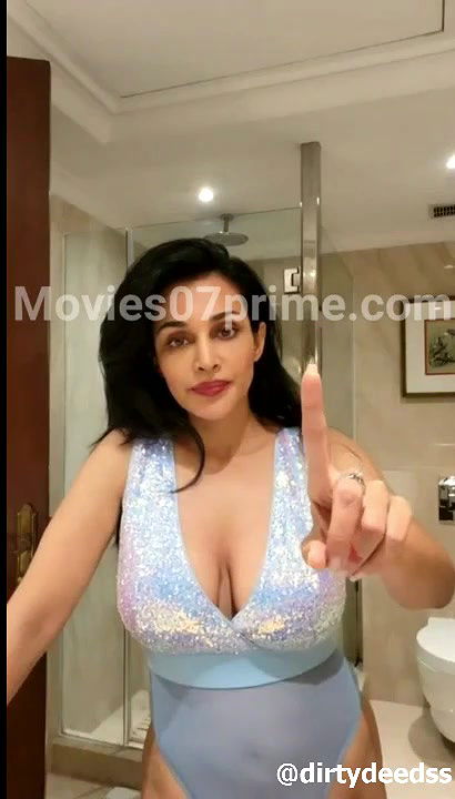 SEXY SATURDAY IN A SHOWER – FLORA SAINI