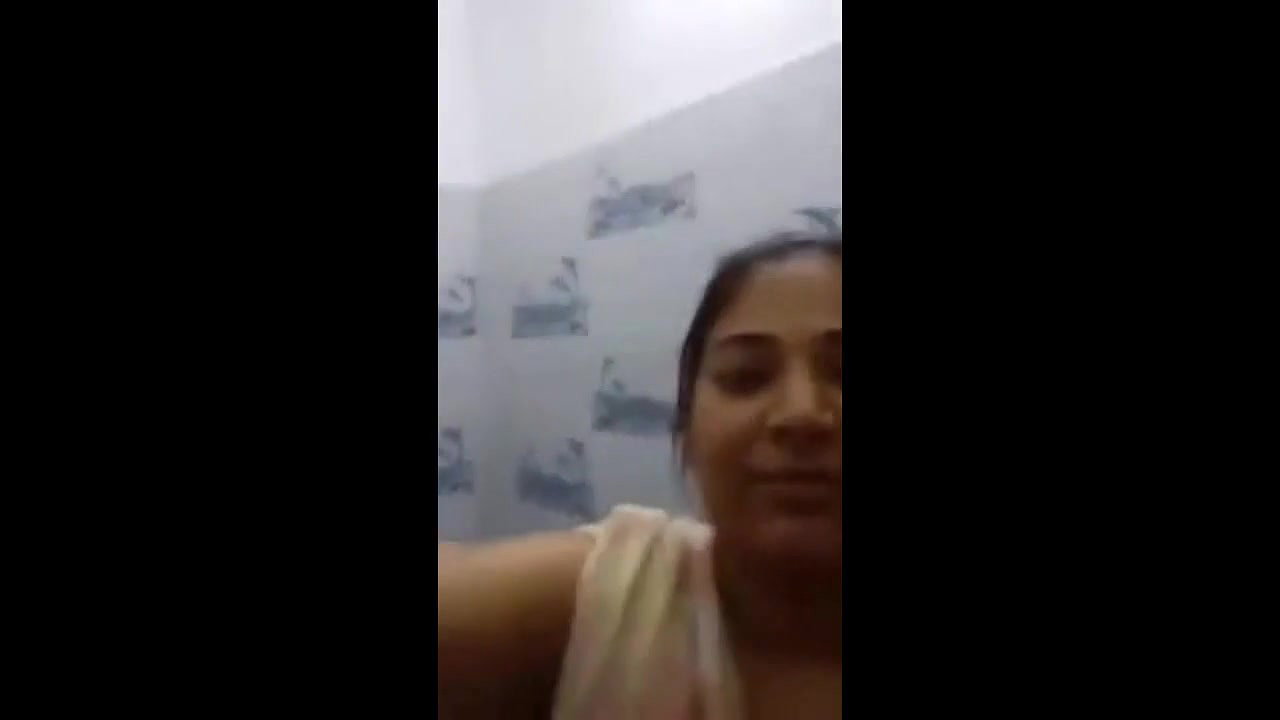 hoy saree aunt selfie-7BV1