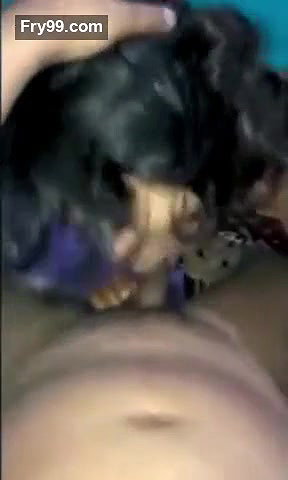 DESI INDIAN GIRL GIVING BLOWJOB