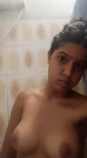 Horny Girl Bath Video