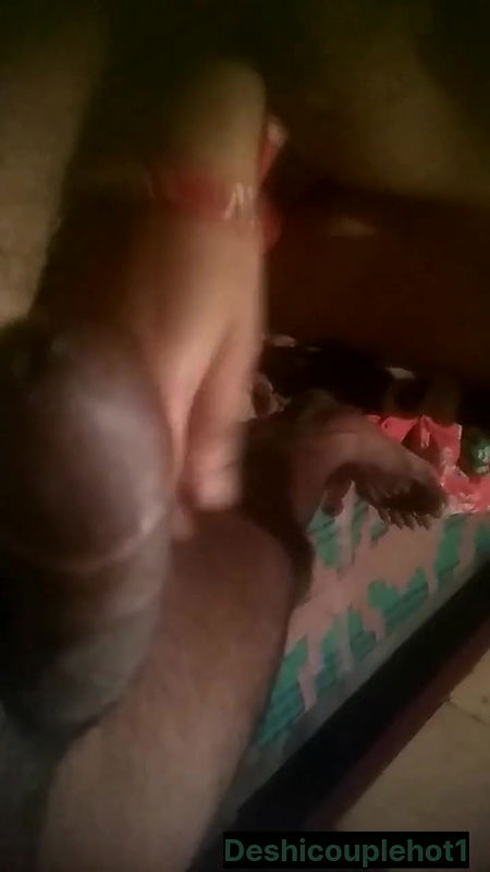 Blowjob cums in boobs _Deshicouplehot