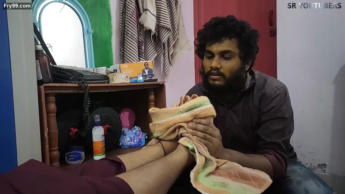 Vaishnavi – Feet Wash With Turmeric And Feert On Face