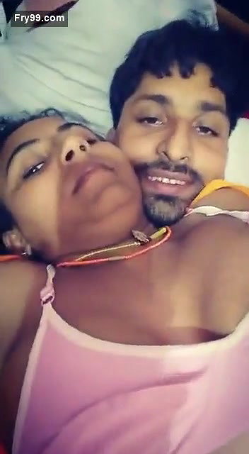 Desi Aunty Horny Play with Lover at Home