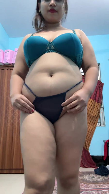 Bengali Chubby Mal Shaving Pussy 84