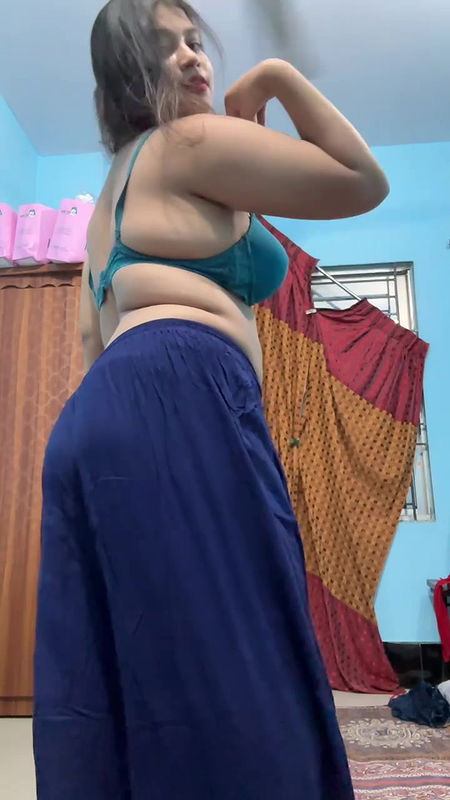 Bengali Chubby Mal Shaving Pussy 84