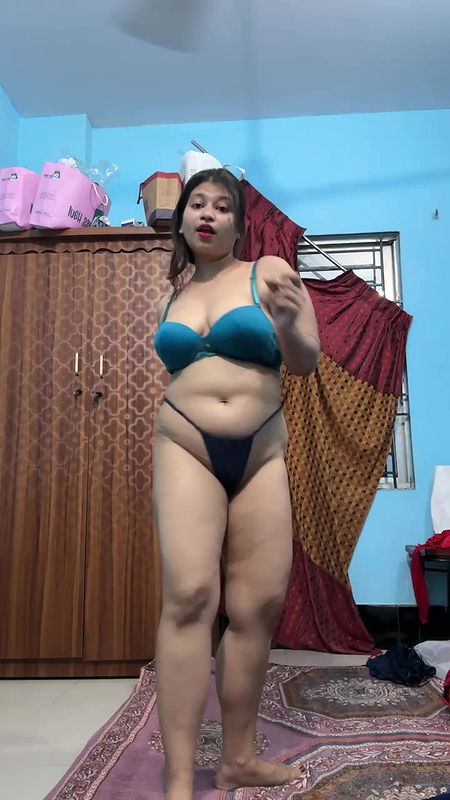 Bengali Chubby Mal Shaving Pussy 77