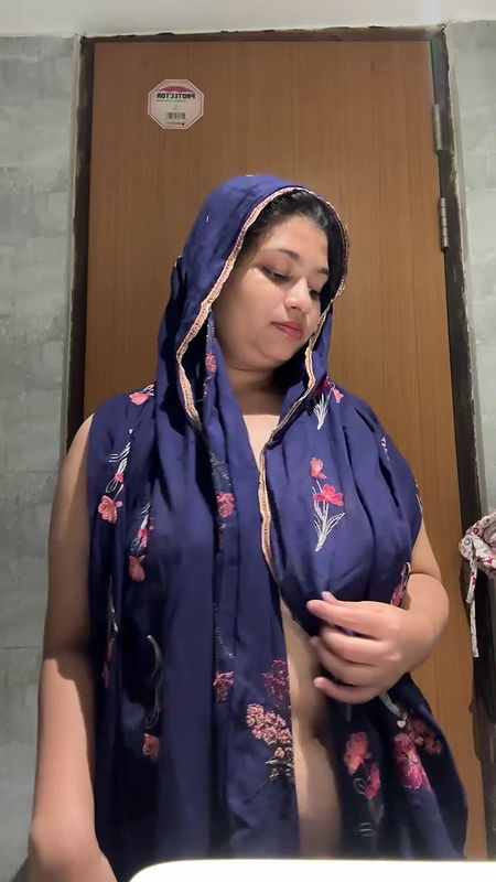 Bengali Chubby Mal Shaving Pussy 63