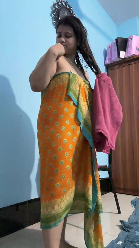 Bengali Chubby Mal Shaving Pussy 60