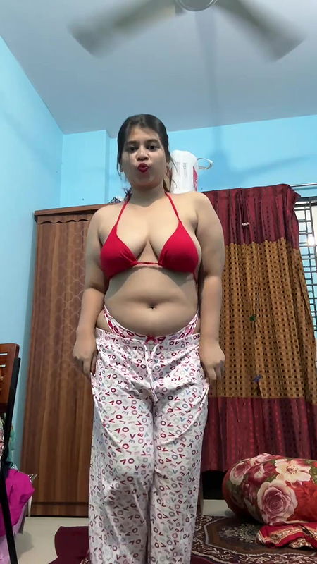 Bengali Chubby Mal Shaving Pussy 34