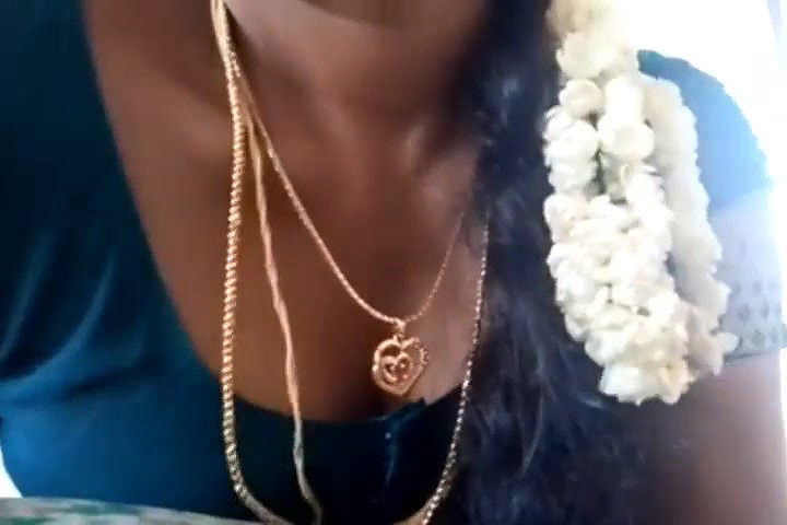 Tamil Aunty Showing All