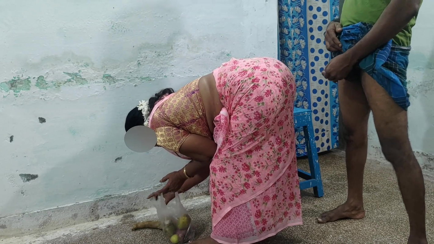 My College Professor Invited Me to His House One Day and I Had Sex with Her While She Was Picking Vegetables