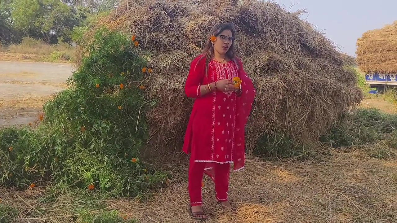 Mature Indian Wife Blowjob Kissing Scenes and Boobs Press Outdoor