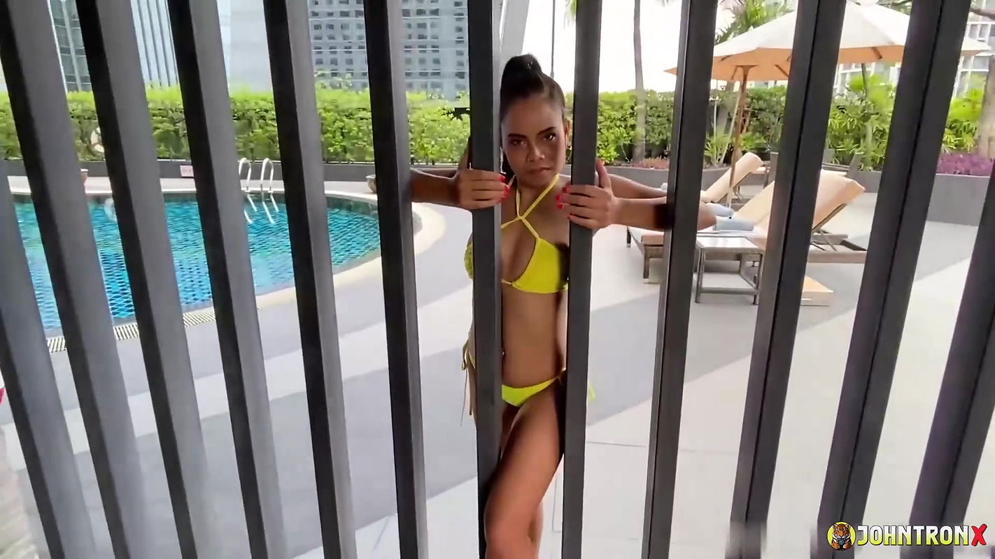 Sensational Pool Fuck with a Sensational Amateur Asian Girl