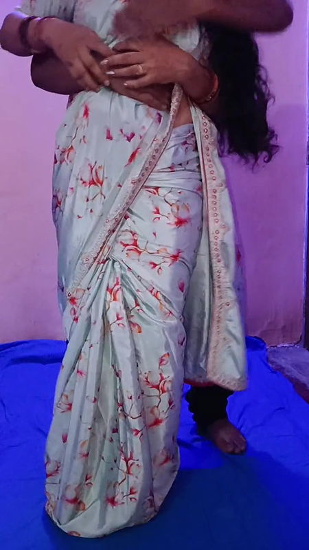 Desi Housewife Ki Mast Chudae Ki Friend