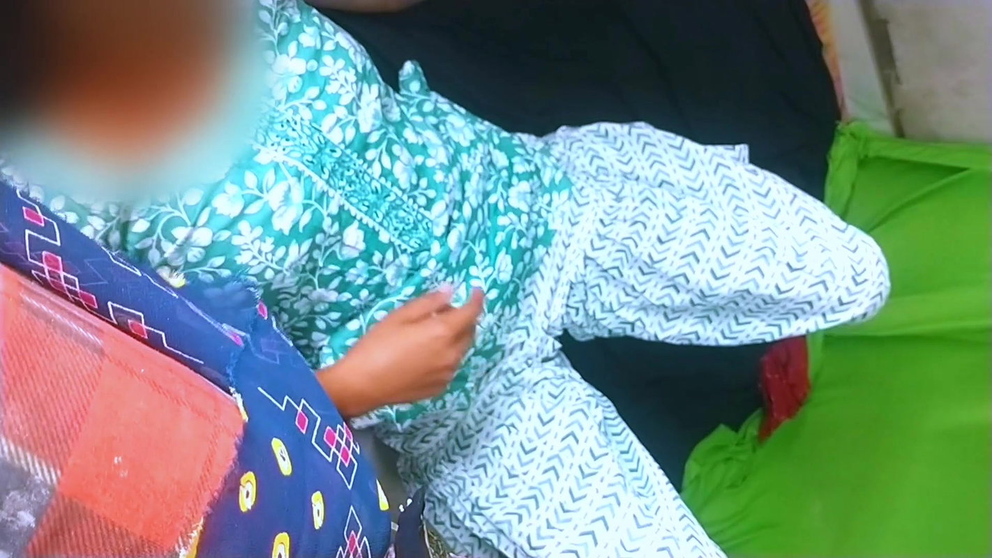 Desi Village Hot Girlfriend First Night Sex Mms, Newly Married Beautiful Couple Honeymoon Sex