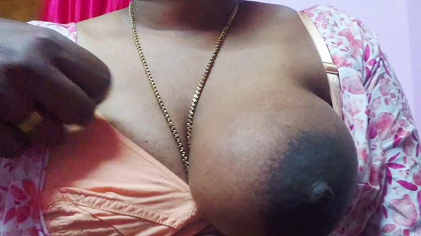 Hot Aunty Has Sex with Varatia