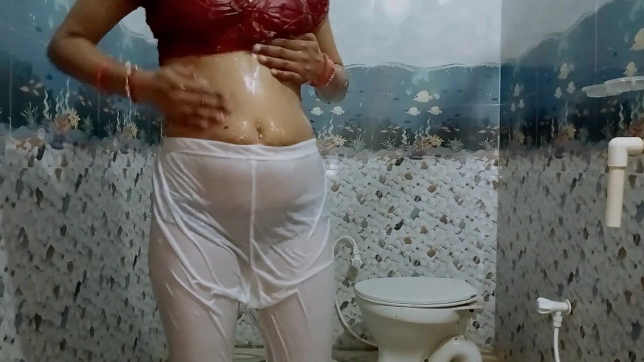 Indian Stepmom Bathing in Open White Legis Make Me Feel Better