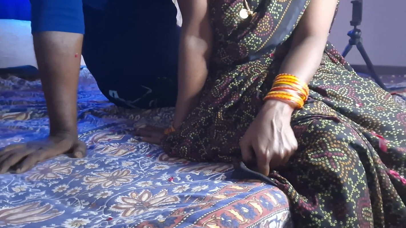 Indian Stepson Gets Fucked by His Stepmom Stepsister