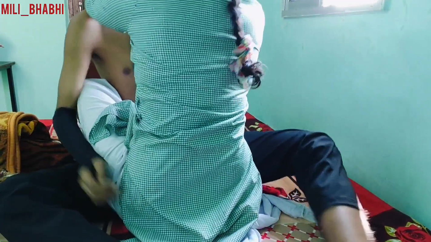 Little Indian 18 Year School Girl Bunk Her Class for Give Her Virginity to Her Boyfriend