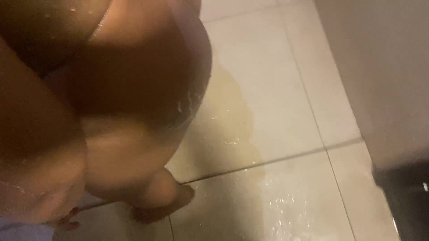 Mallu Kerala Girl’s Sexy Bath Time with Dildo & Getting fucked in Malappuram Hotel