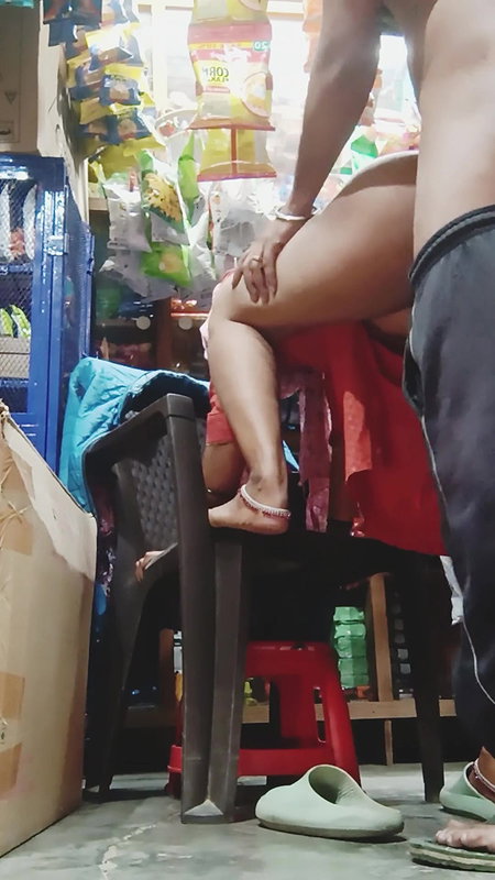 Simran Fucks the Shopkeeper