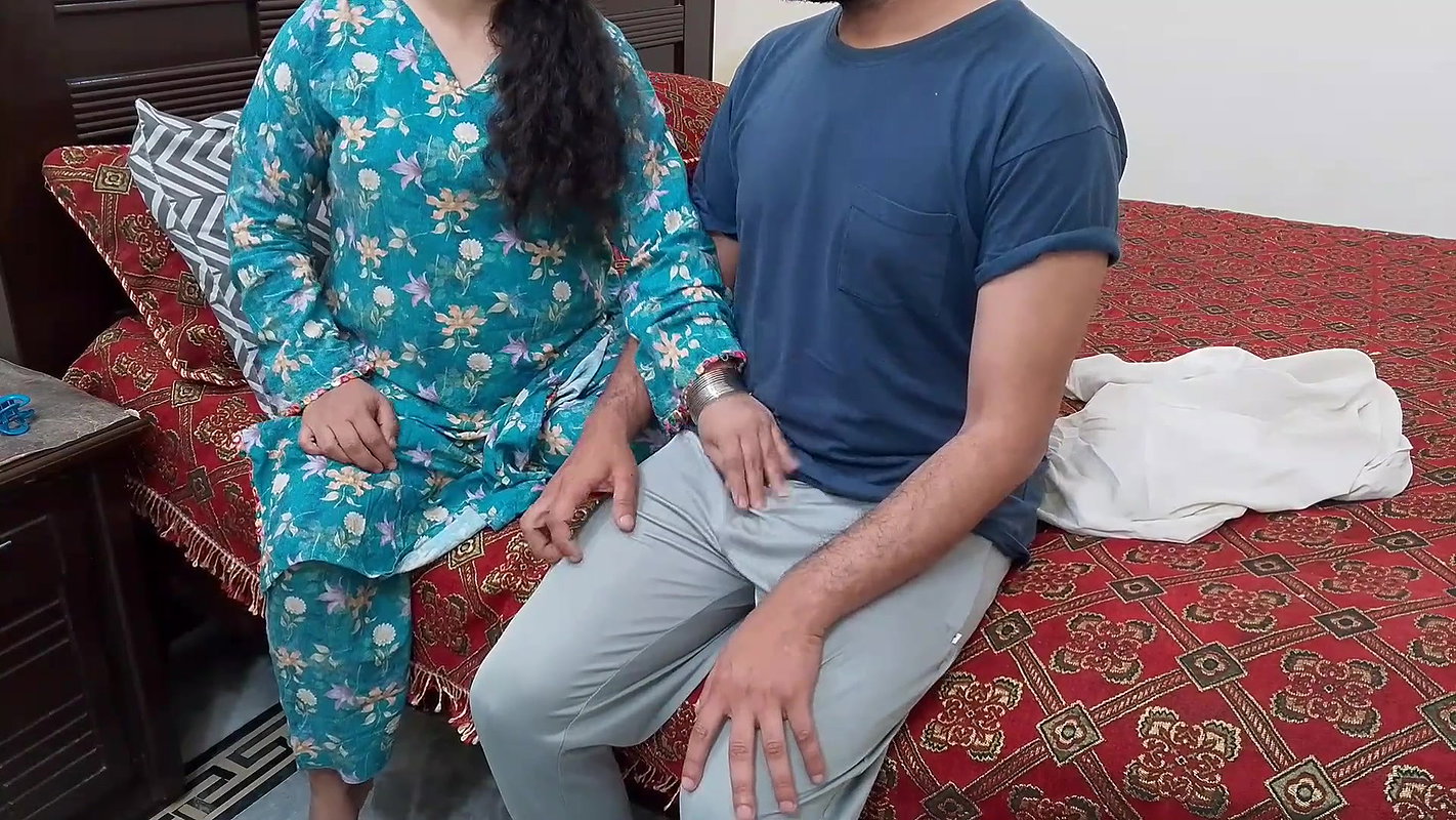 Stepson Gets Seduced by Accidentally Seeing Stepmother