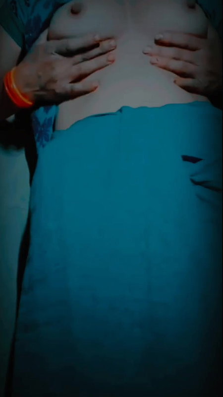 Today Bhabhi Is Looking Different in Saree, Her Ass Looks Very Prominent