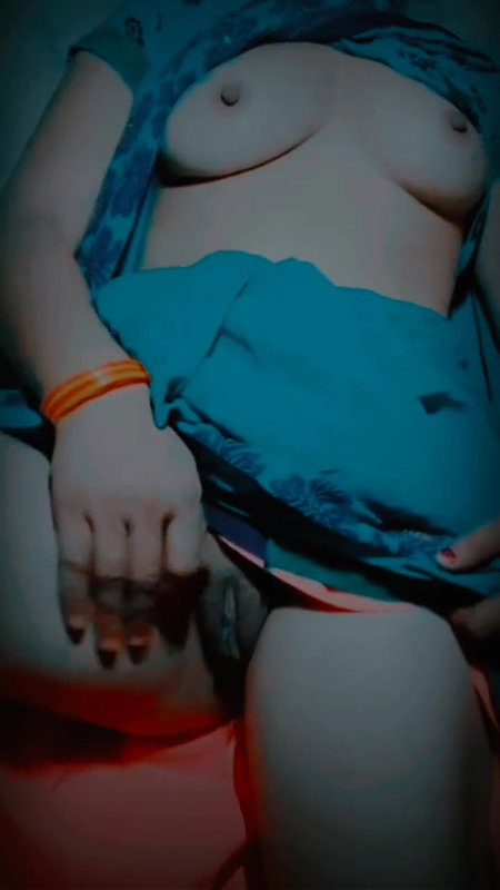 Today Bhabhi Is Looking Different in Saree, Her Ass Looks Very Prominent