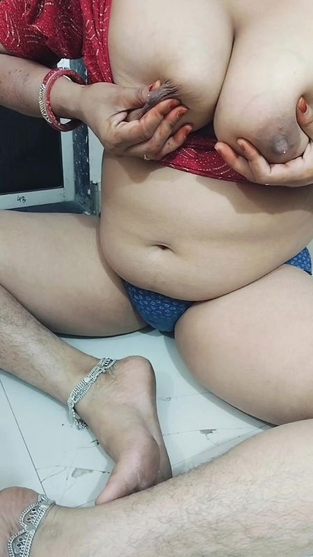 Youtuber Apurva mom 2